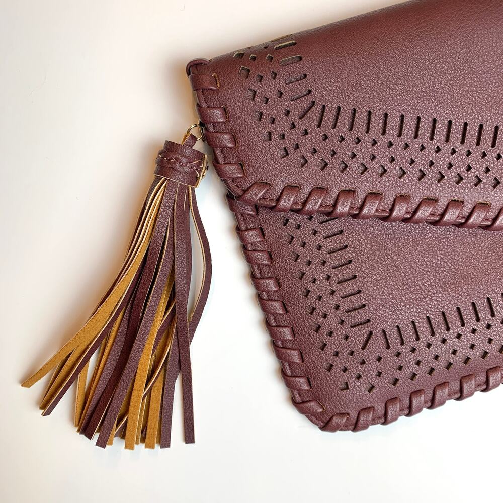 Jen & Co Vegan Leather Maroon Tassel Clutch - Picture 2 of 8